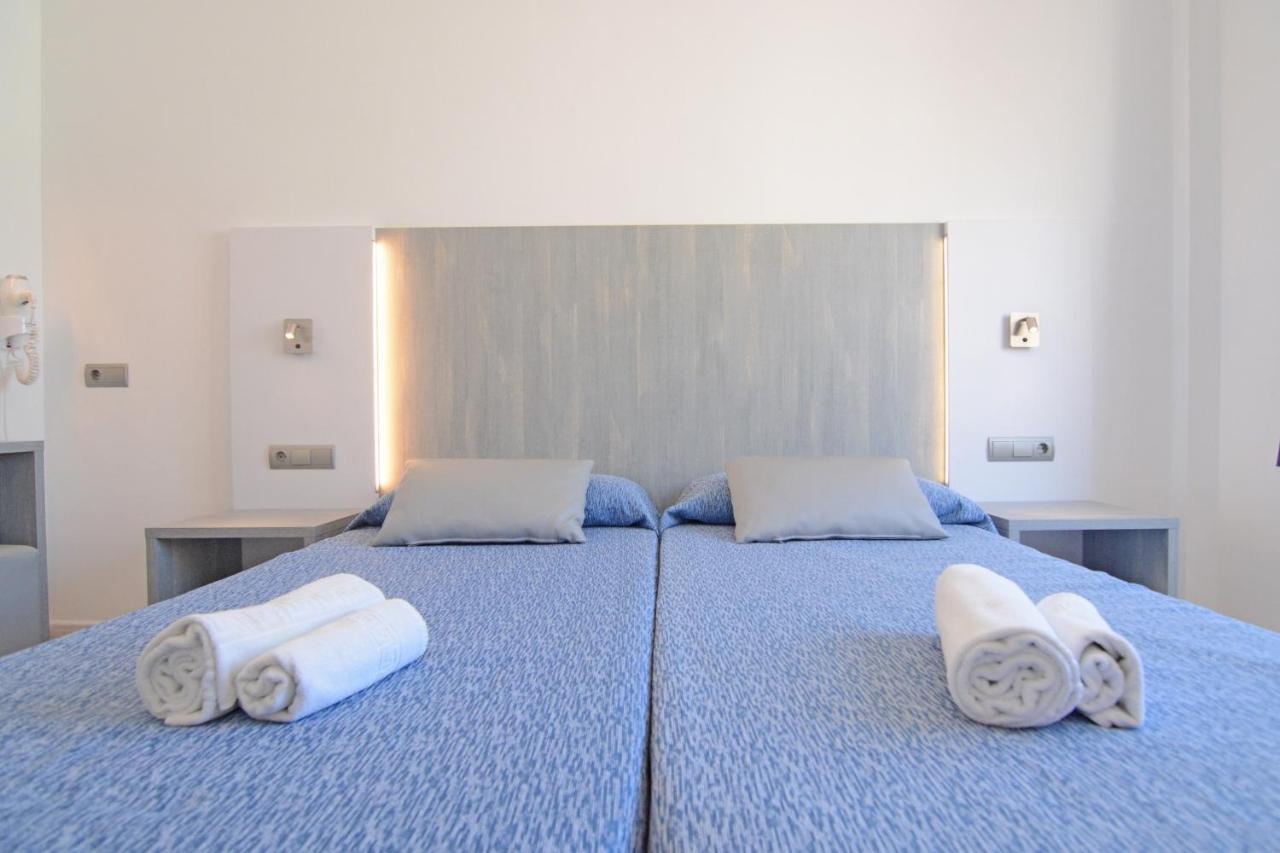 Apartamentos Playa Sol Es Canar  Exterior photo