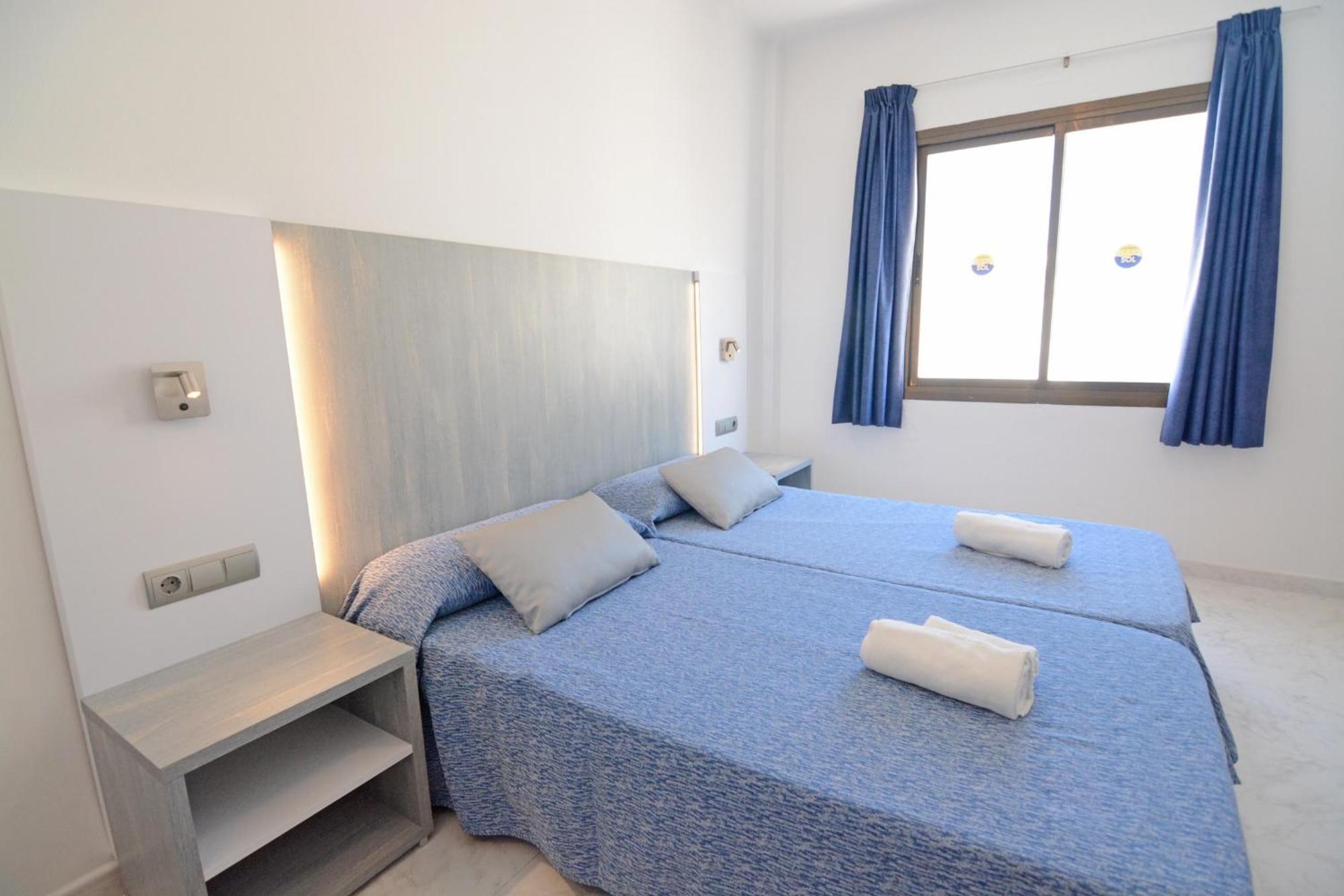 Apartamentos Playa Sol Es Canar  Room photo